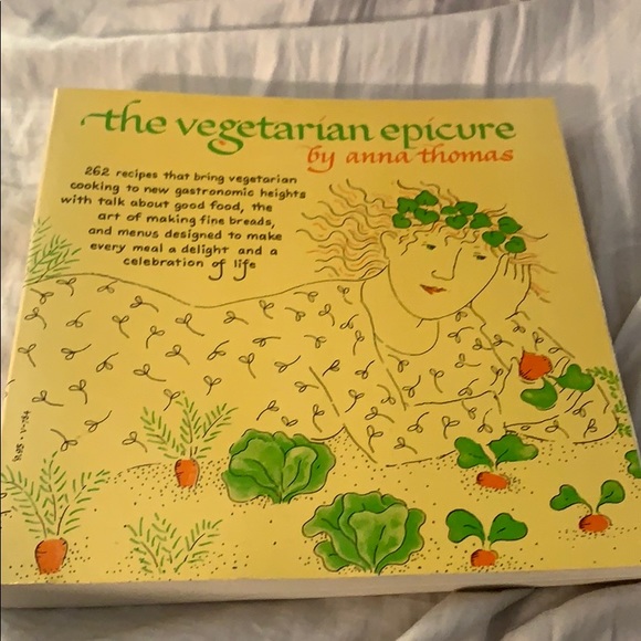 Other - 🛍️ Vintage Vegetarian cookbook